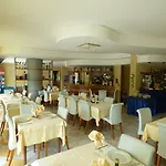Poker Hotel 2*