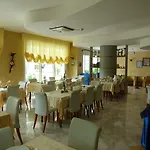 Poker Hotel 2*