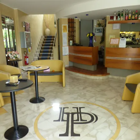 Poker Hotel 2*