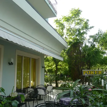 Poker Hotel
